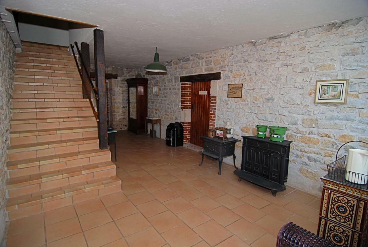 Chambres D'Hotes Domaine Du Bourg Gannay-sur-Loire Esterno foto